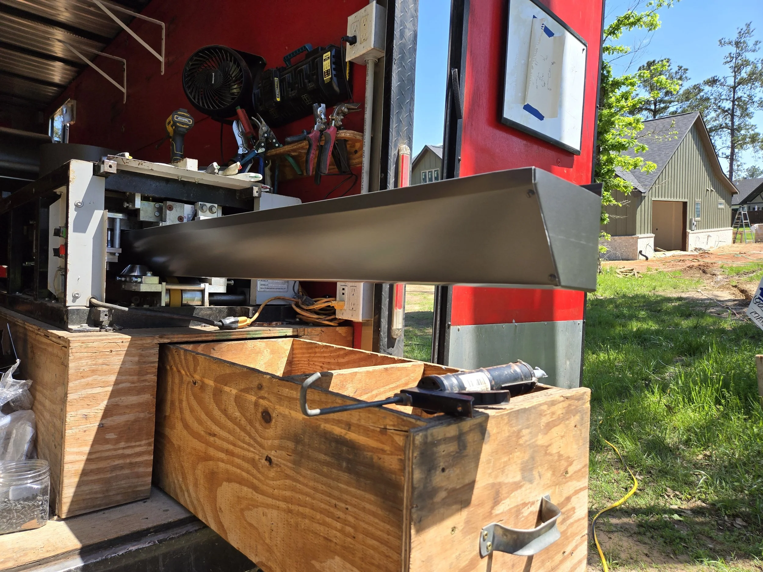 Straight Face Gutter Machine