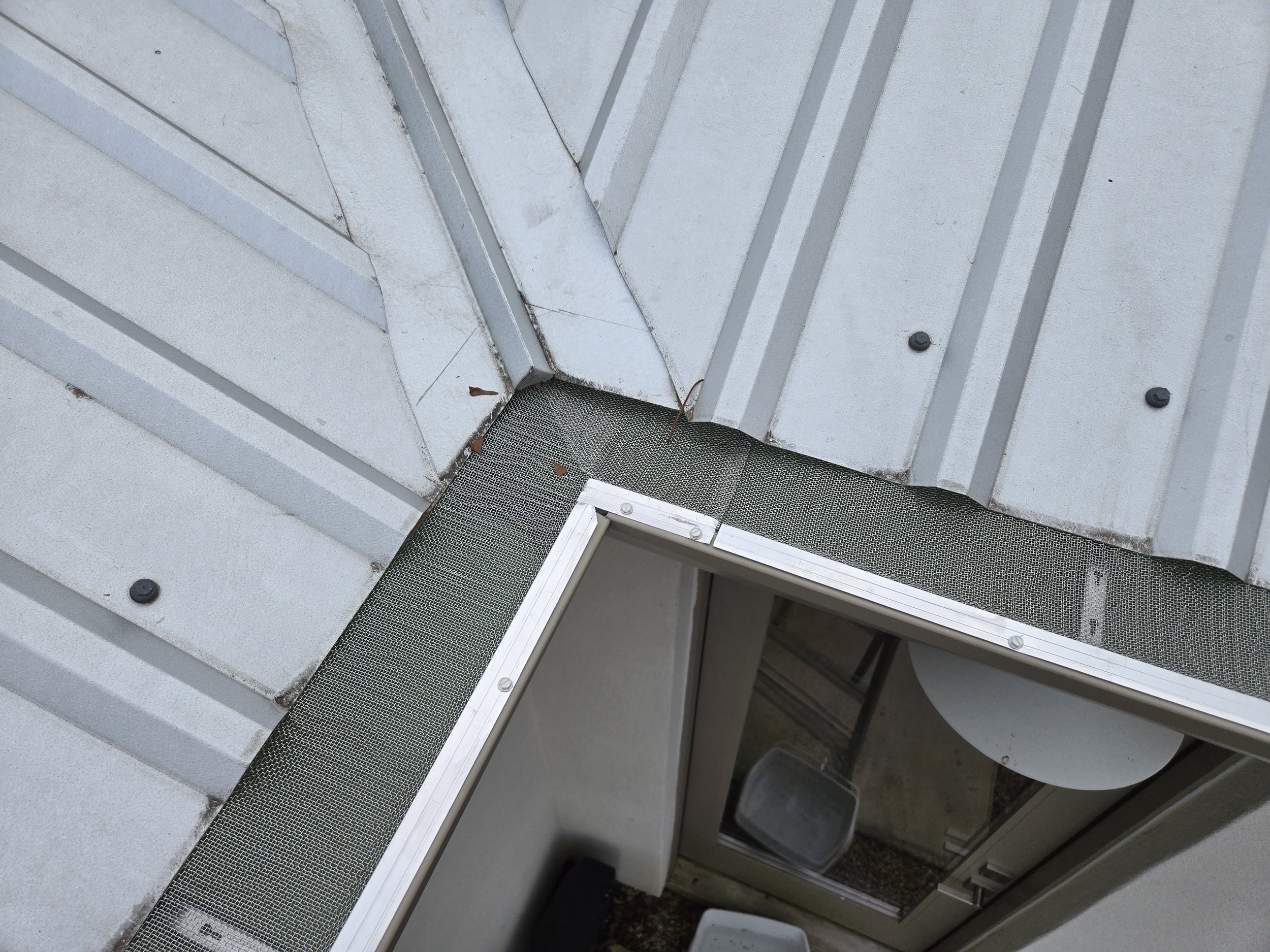 Leaf Blaster Pro Leaf Guard Corner