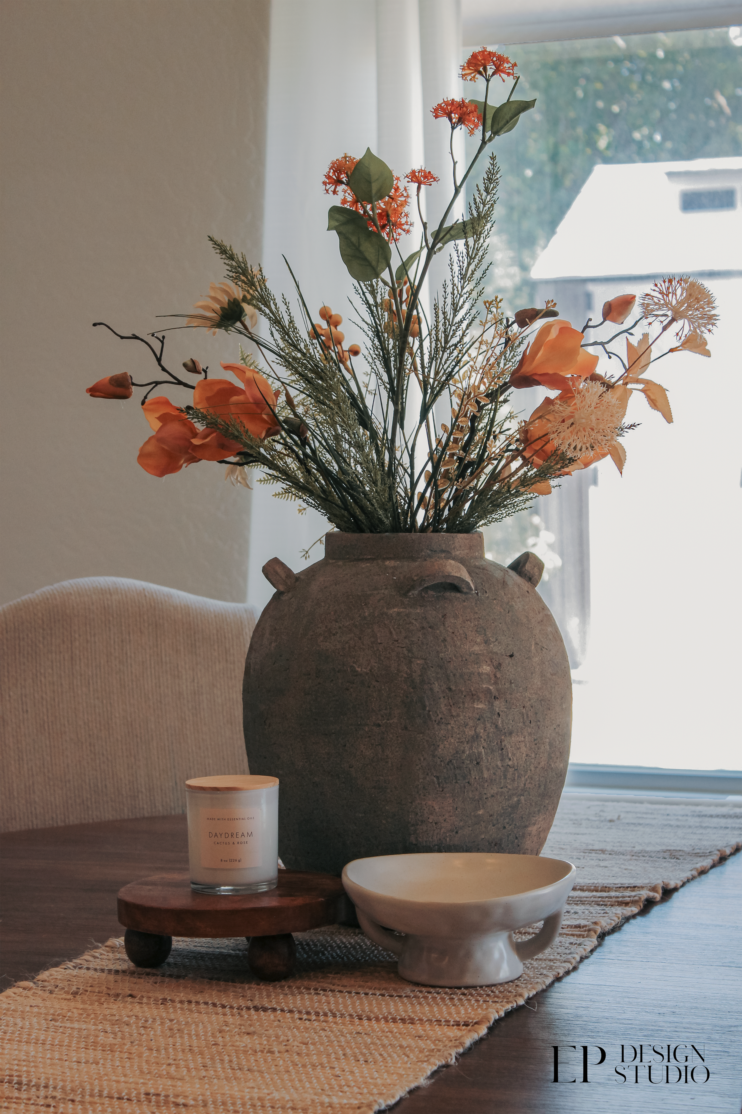 Large Vase Decor Dining Table.png