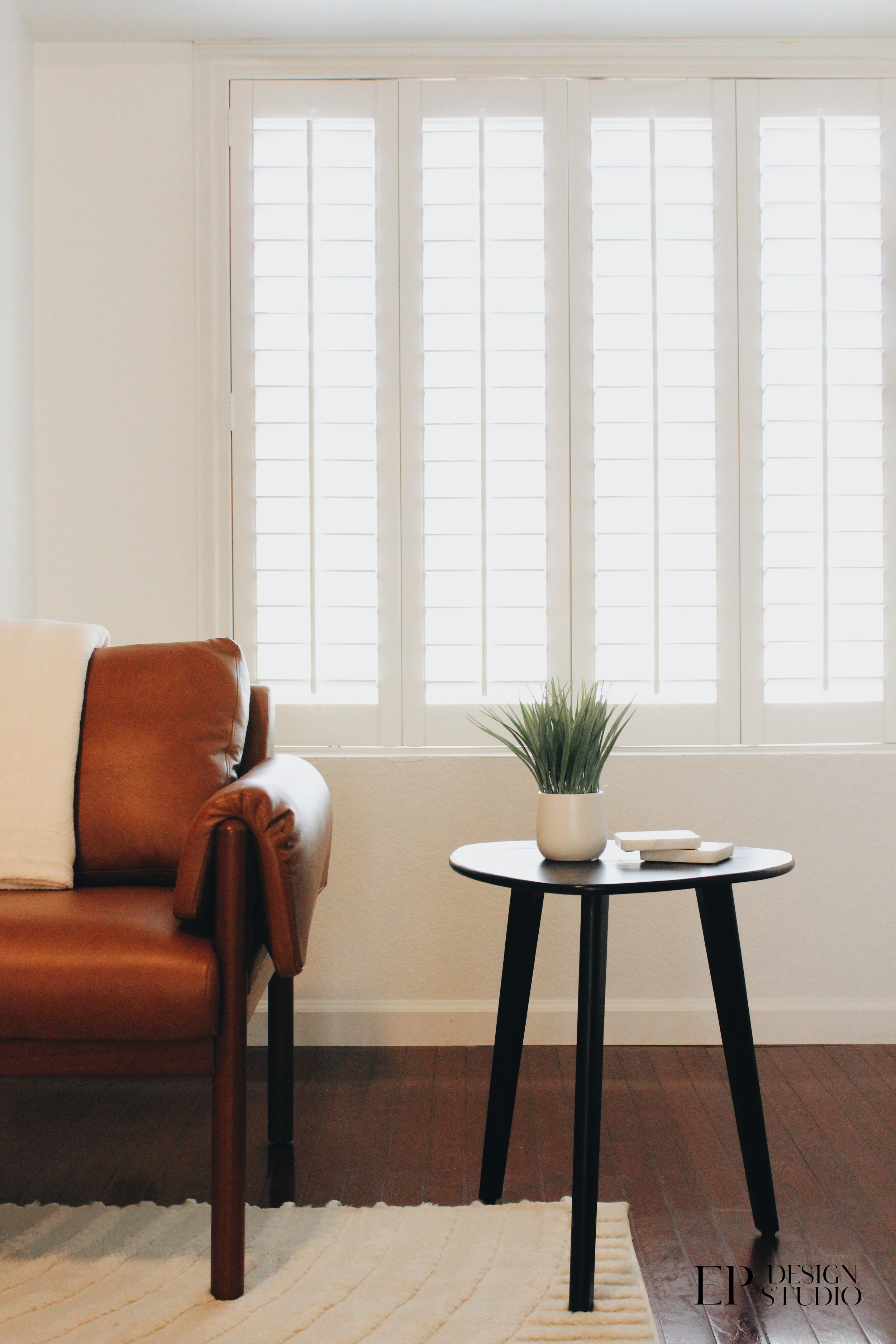 Leather Lounge Chair.png