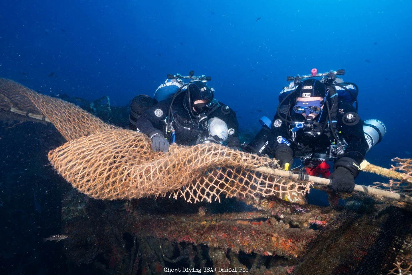 On March 16th, we started a cleanup at the site "Midnight Hour", a 61-ft fishing vessel resting at 100 fsw off Catalina Island.

In one day, our team recovered over 1000 sq ft of net and 500 lbs of debris from the wreck, a strong start for 