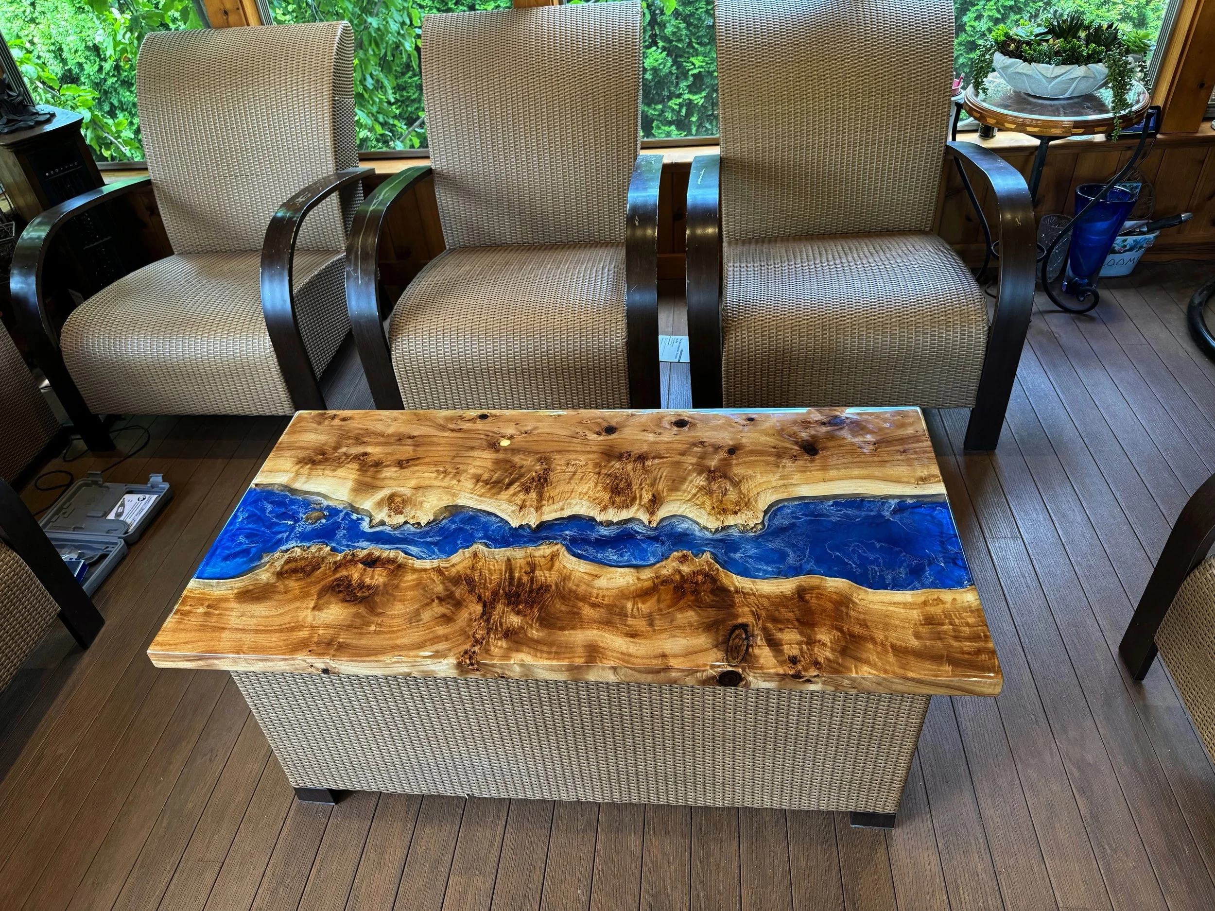 Mappa Burl epoxy river table