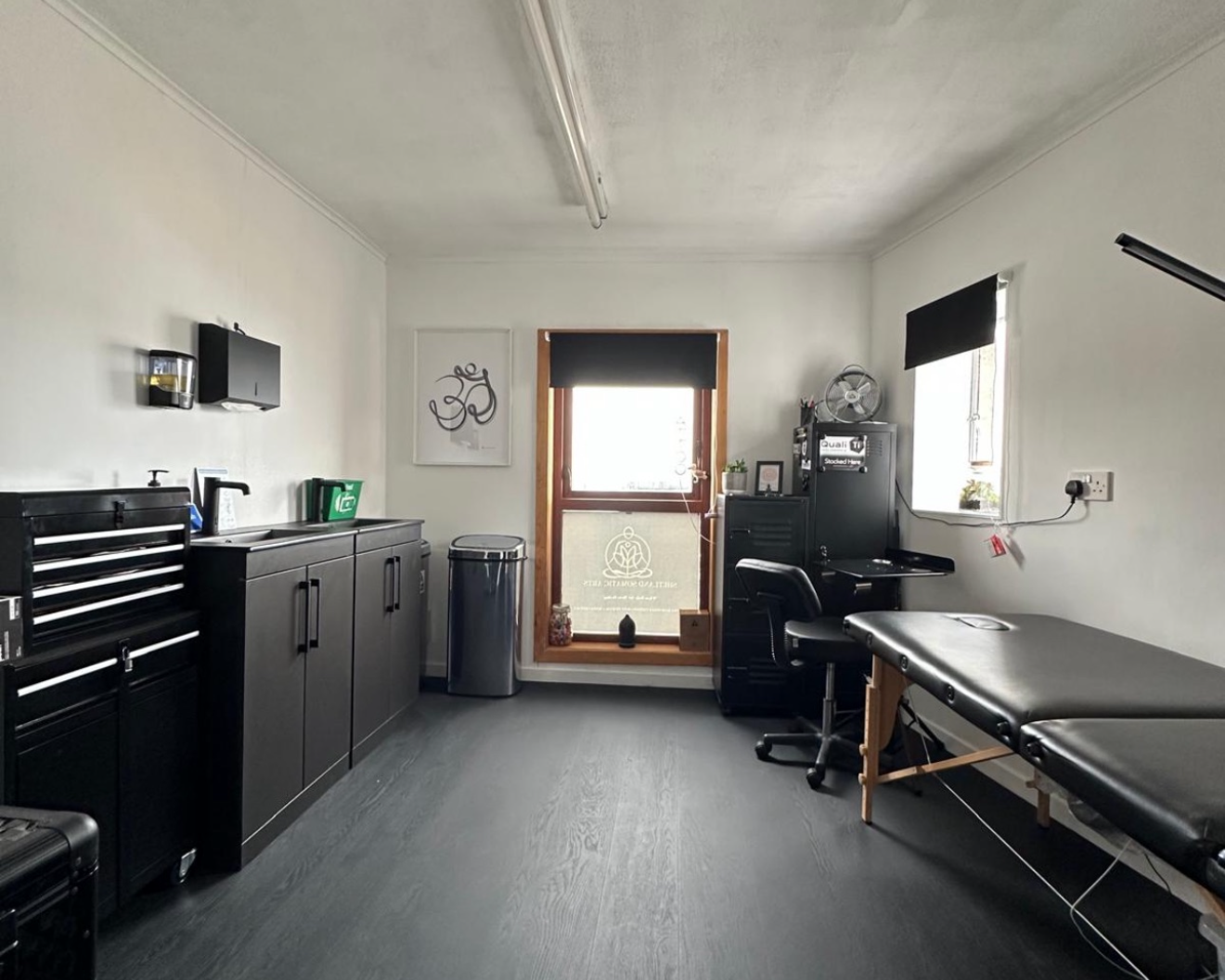 No plumbing sinks for tattoo studios 