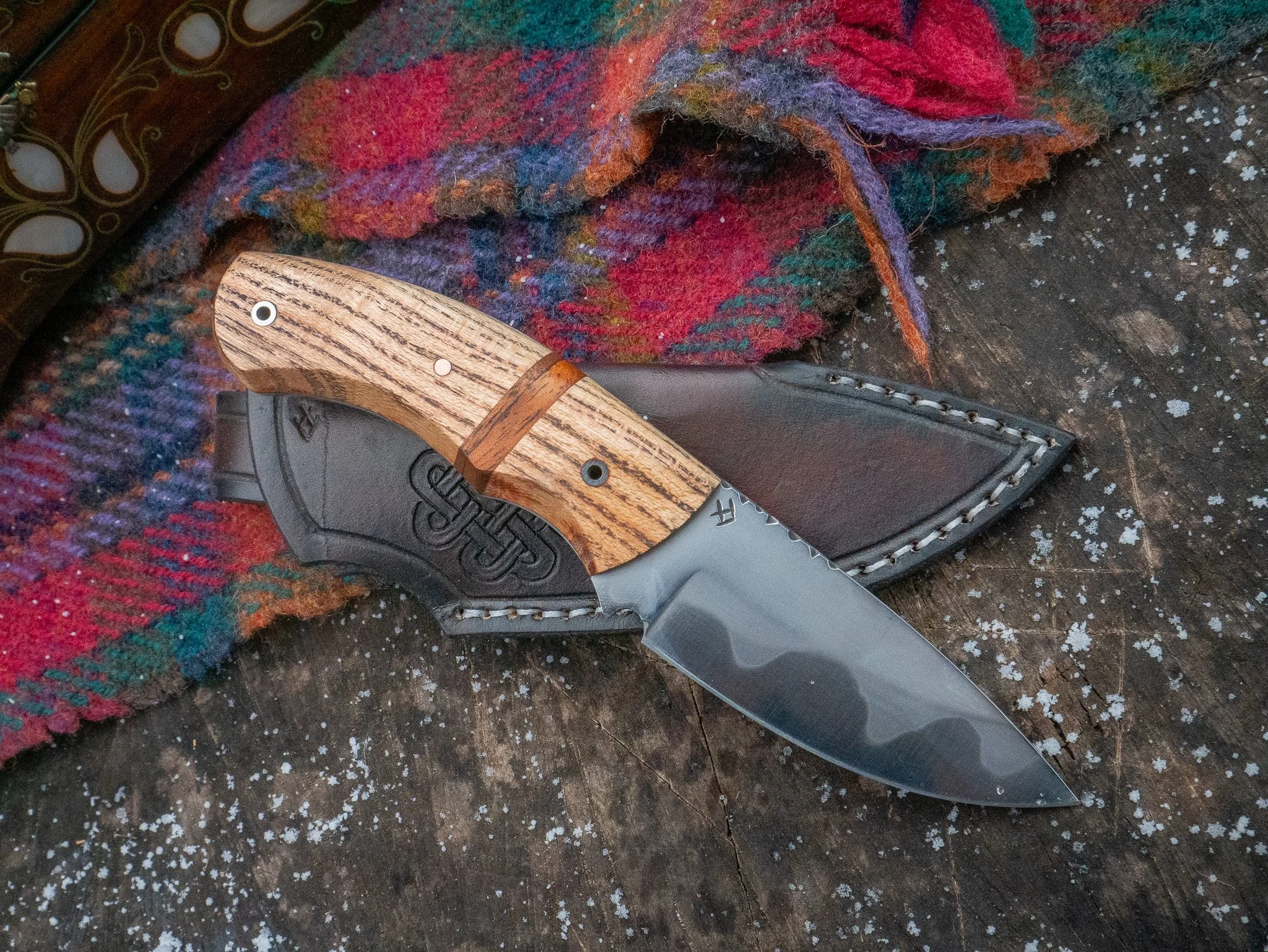 Handmade EDC Knife with Hamon Line, Celtic Knot Design Sheath