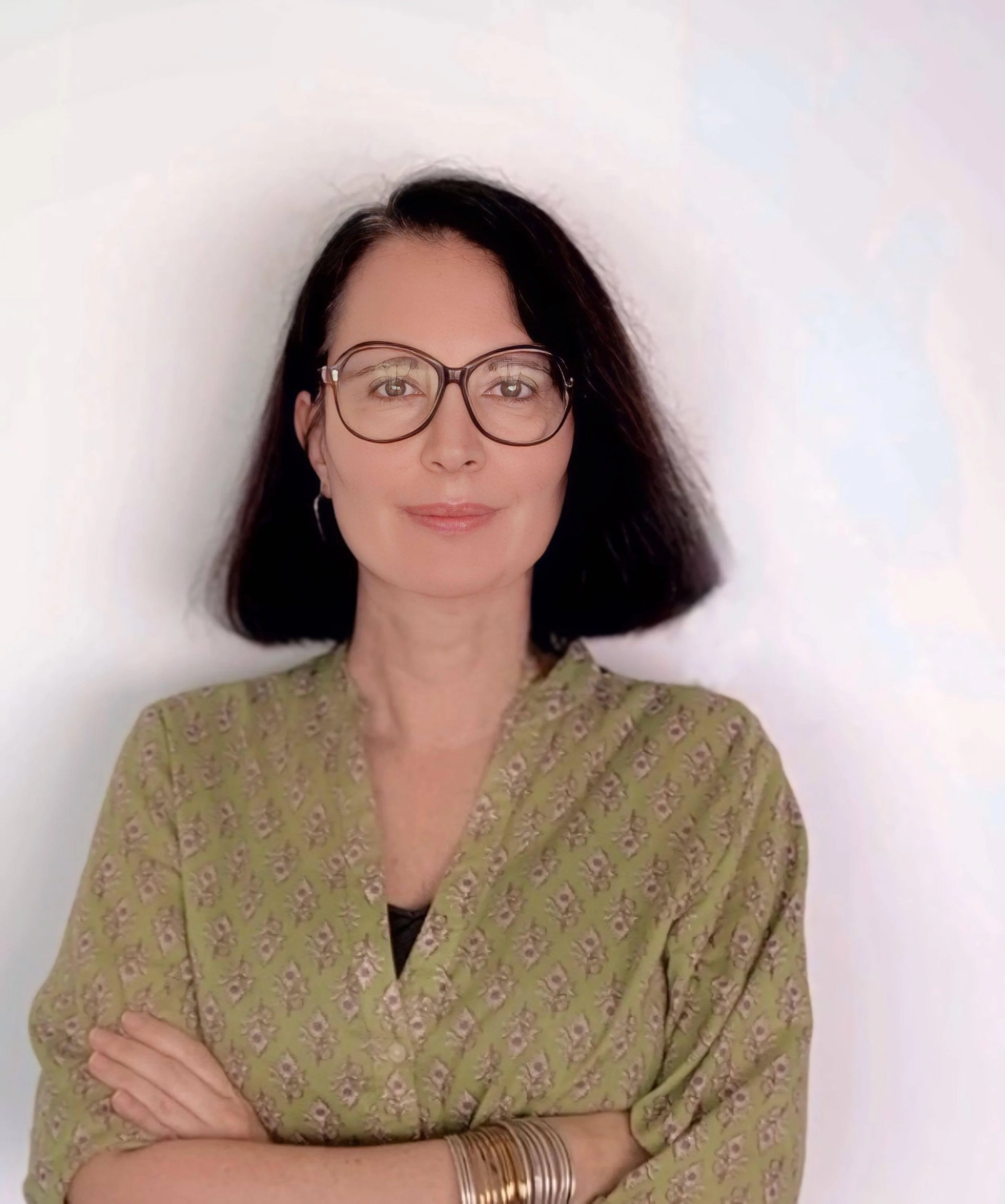 Laetitia Prat, psychothérapeute spécialisée en EMDR et psychothérapies brèves et hypnose, proposant des consultations en ligne pour adultes, couples et adolescents.