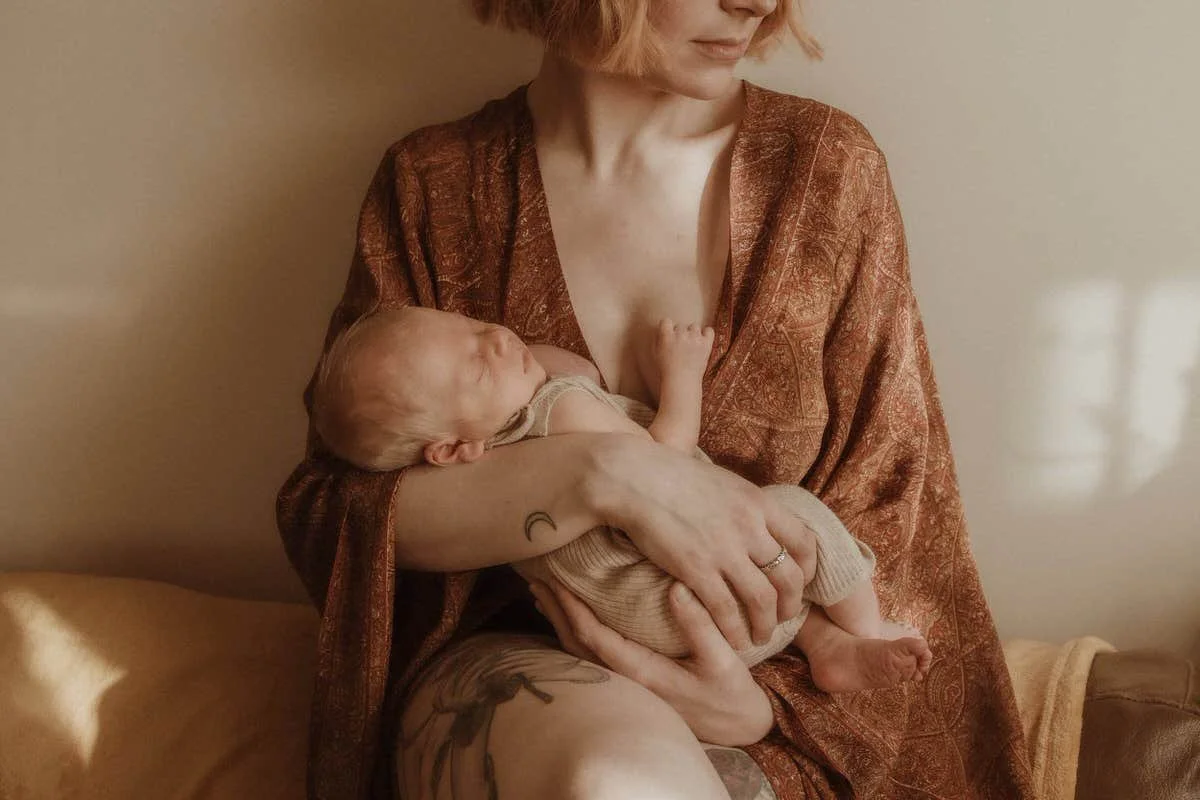 newborn-photoshoot-at-home-ampthill-kimrosephotography (21).jpg