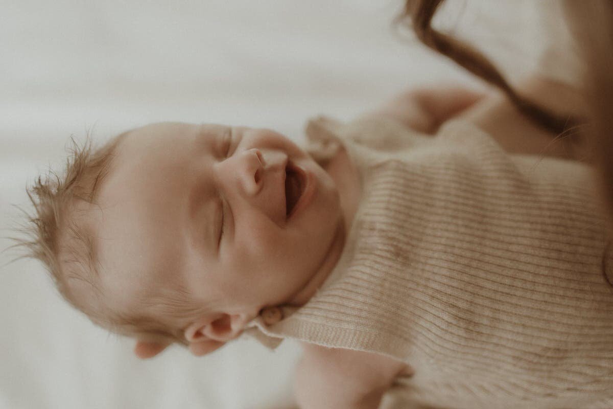 newborn-photoshoot-at-home-ampthill-kimrosephotography (10).jpg