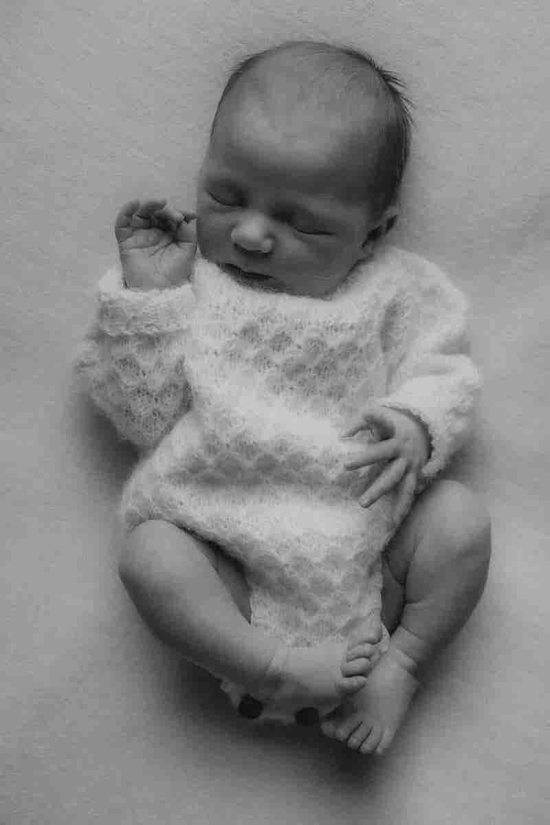 studio-newborn-photoshoot-bedford-kimrosephotography (13).jpg