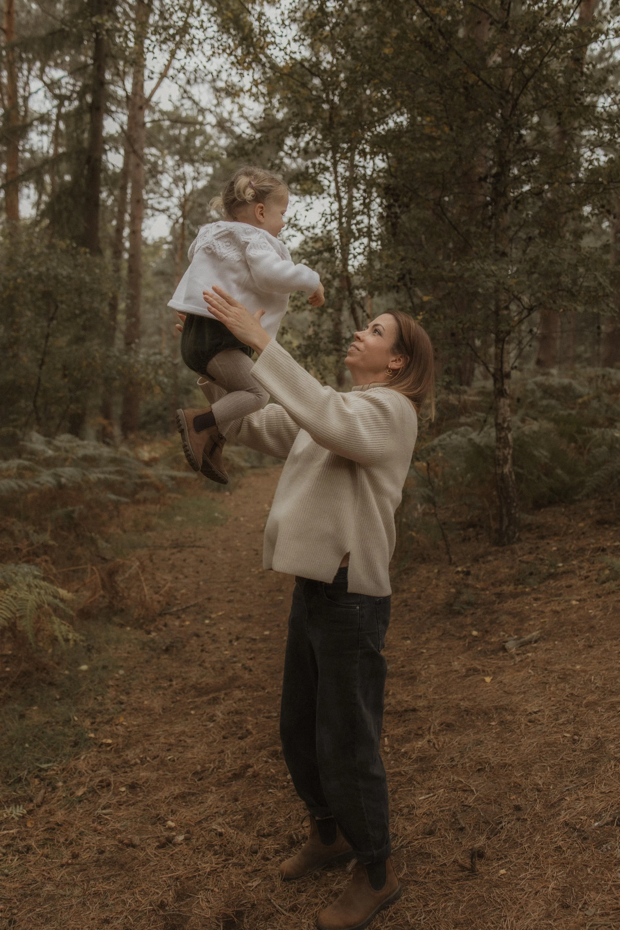 rowney-warren-bedfordshire-woodland-family-photoshoot-kimrosephotography (23).jpg