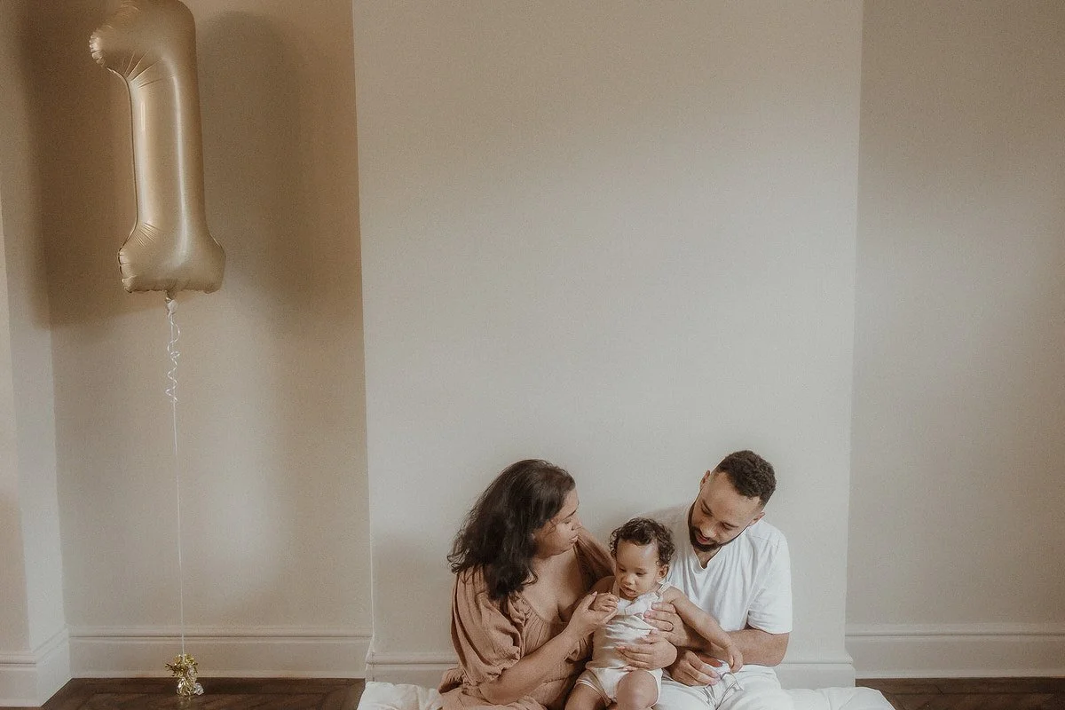 FIRST BIRTHDAY PHOTOSHOOT WITHOUT A CAKE SMASH