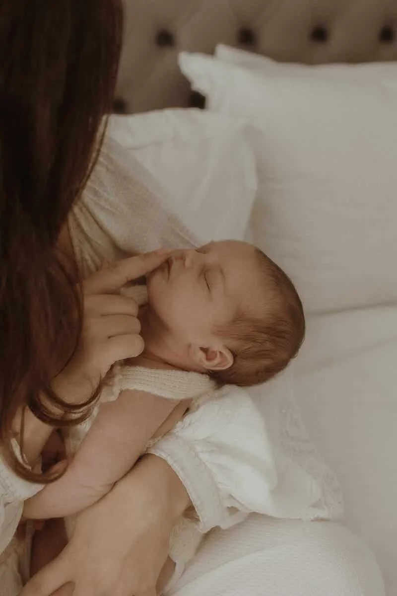 newborn-photoshoot-at-home-ampthill-kimrosephotography (24).jpg