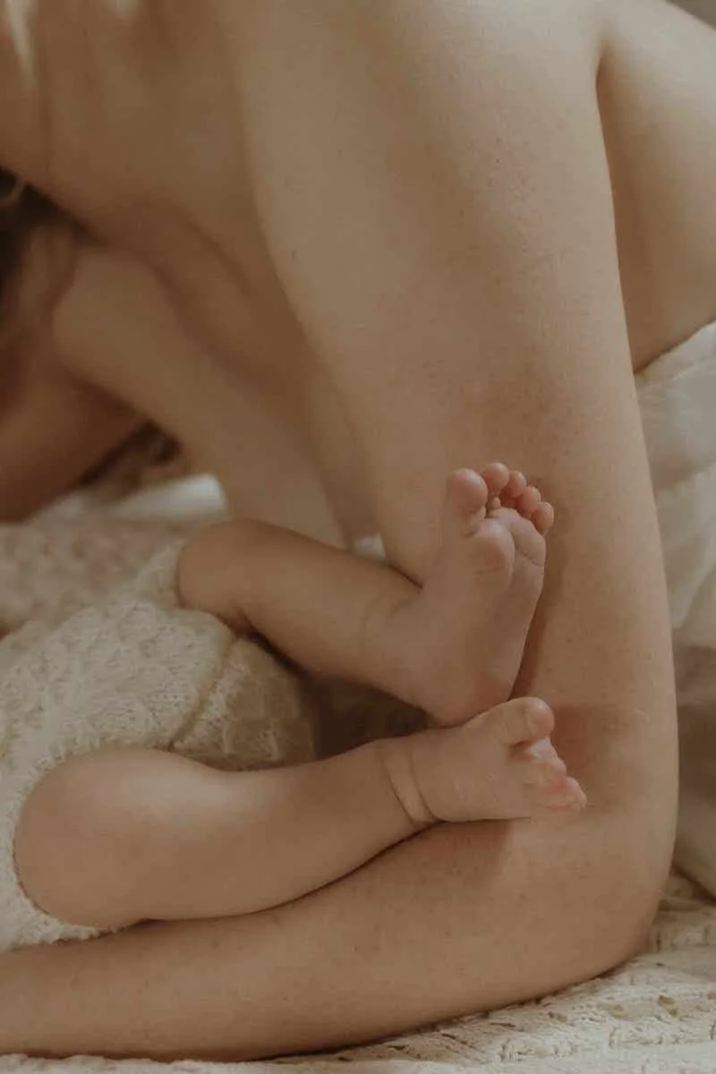 newborn-photoshoot-at-home-ampthill-kimrosephotography (4).jpg