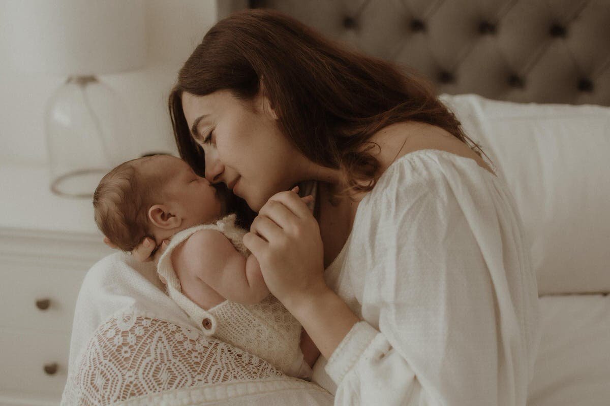 newborn-photoshoot-at-home-ampthill-kimrosephotography (29).jpg