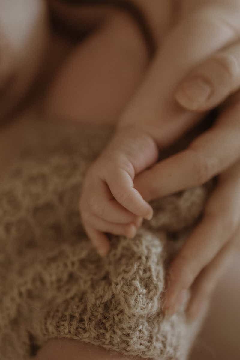 newborn-photoshoot-at-home-ampthill-kimrosephotography (15).jpg