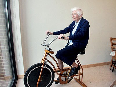 Ferdi-on-her-bike.jpg