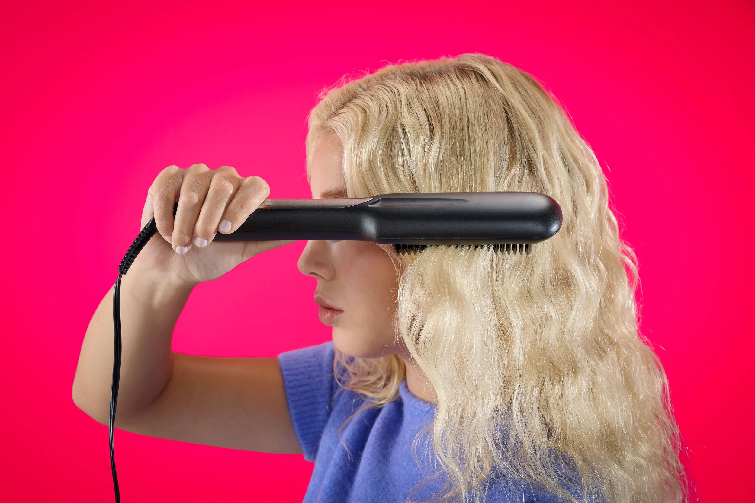InfinitiProStraighteningBrush_OverHair_Lifestyle-1348.jpg