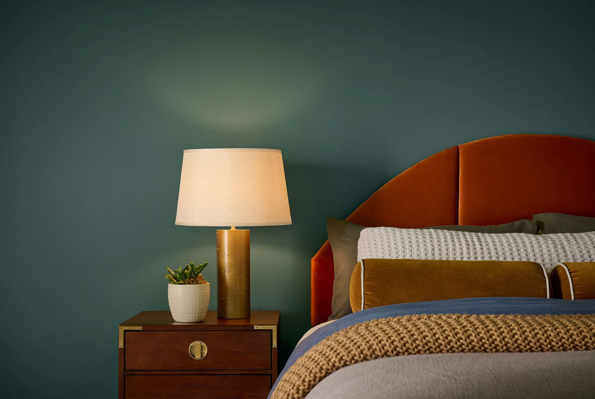 BEHR_25.03_COLORTRENDS_TC_BED_003b.jpg