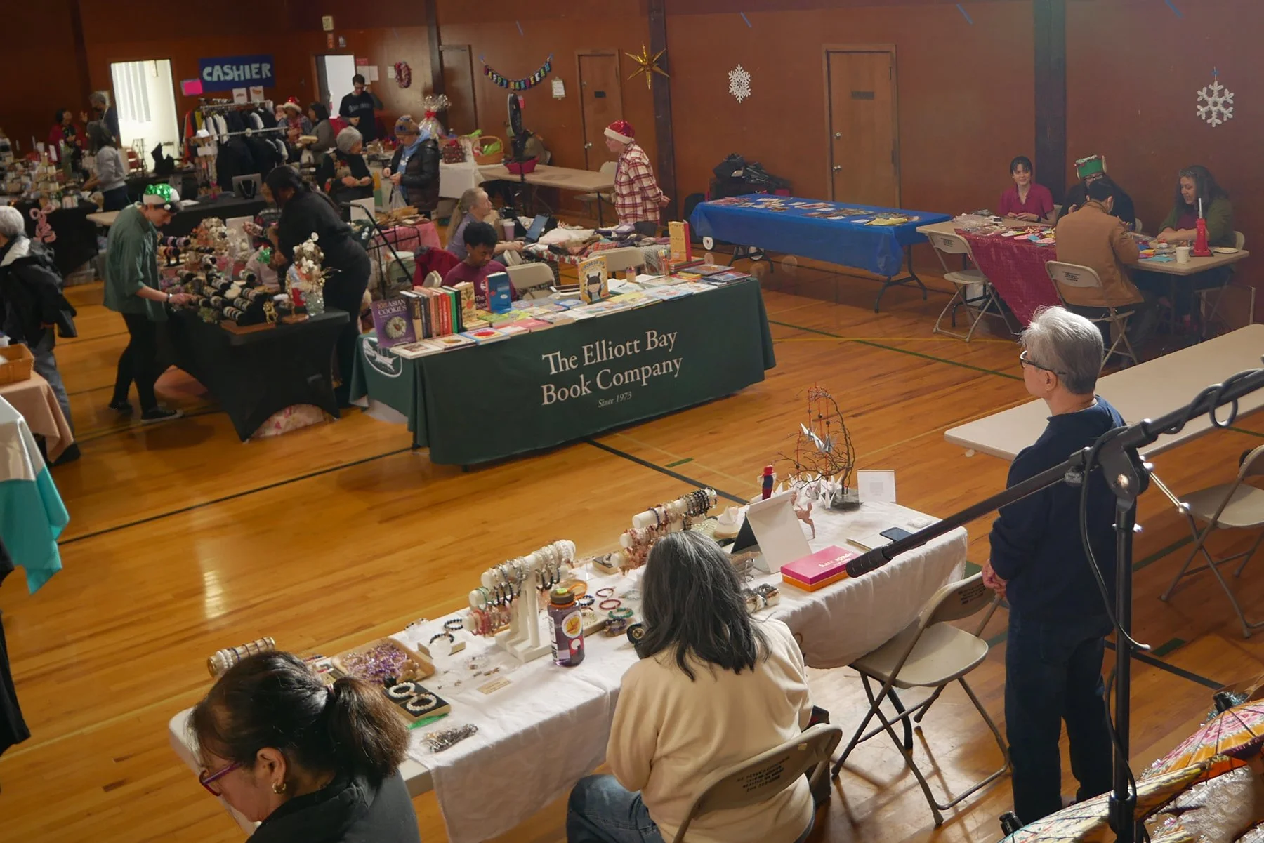 20251206_StPsCraftFair_96.jpg