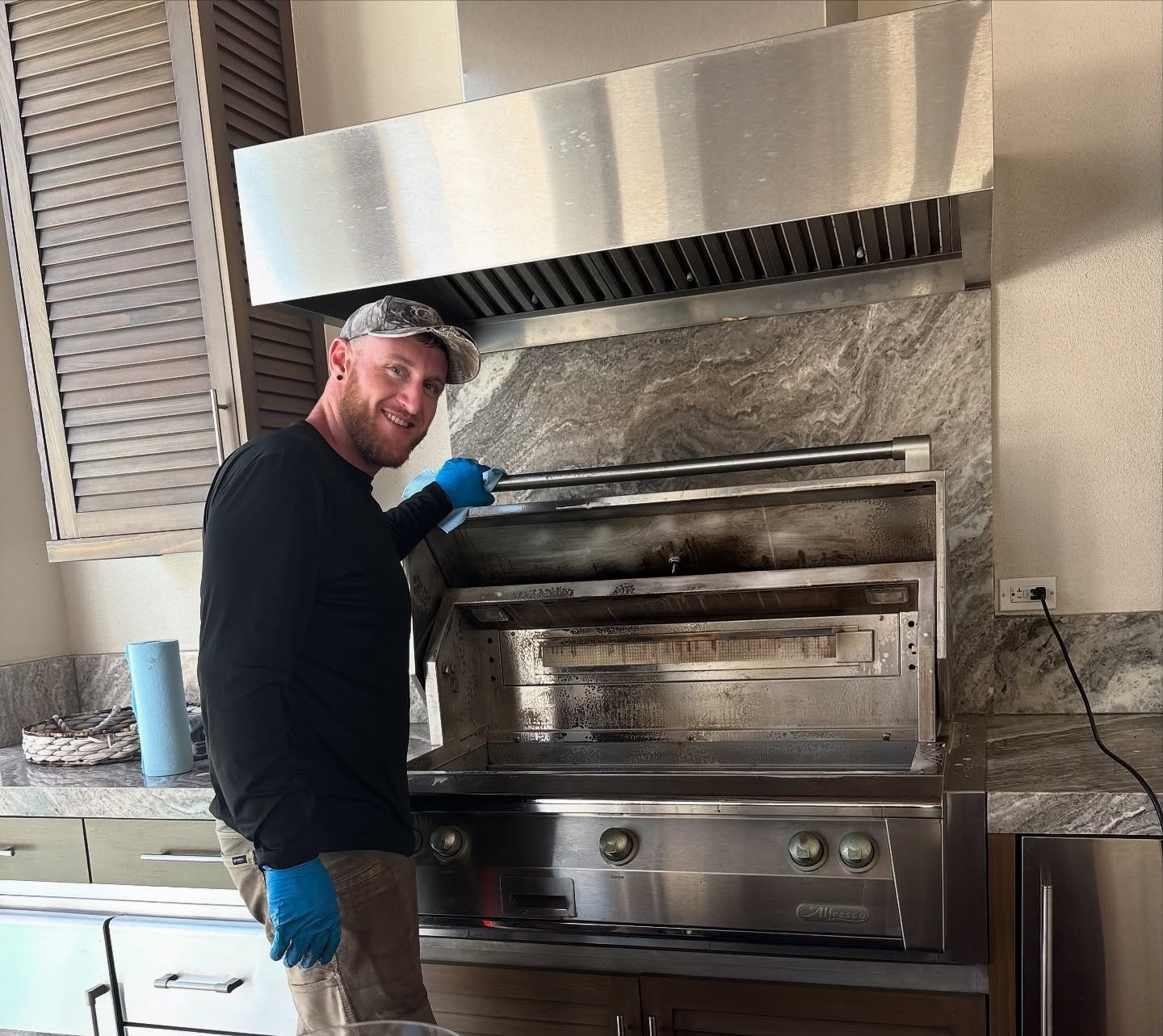 Good morning from the Collier Grill Cleaning crew 😎☀️ Wishing you a wonderful weekend! We&rsquo;re here if you need us 💪🫧🧽