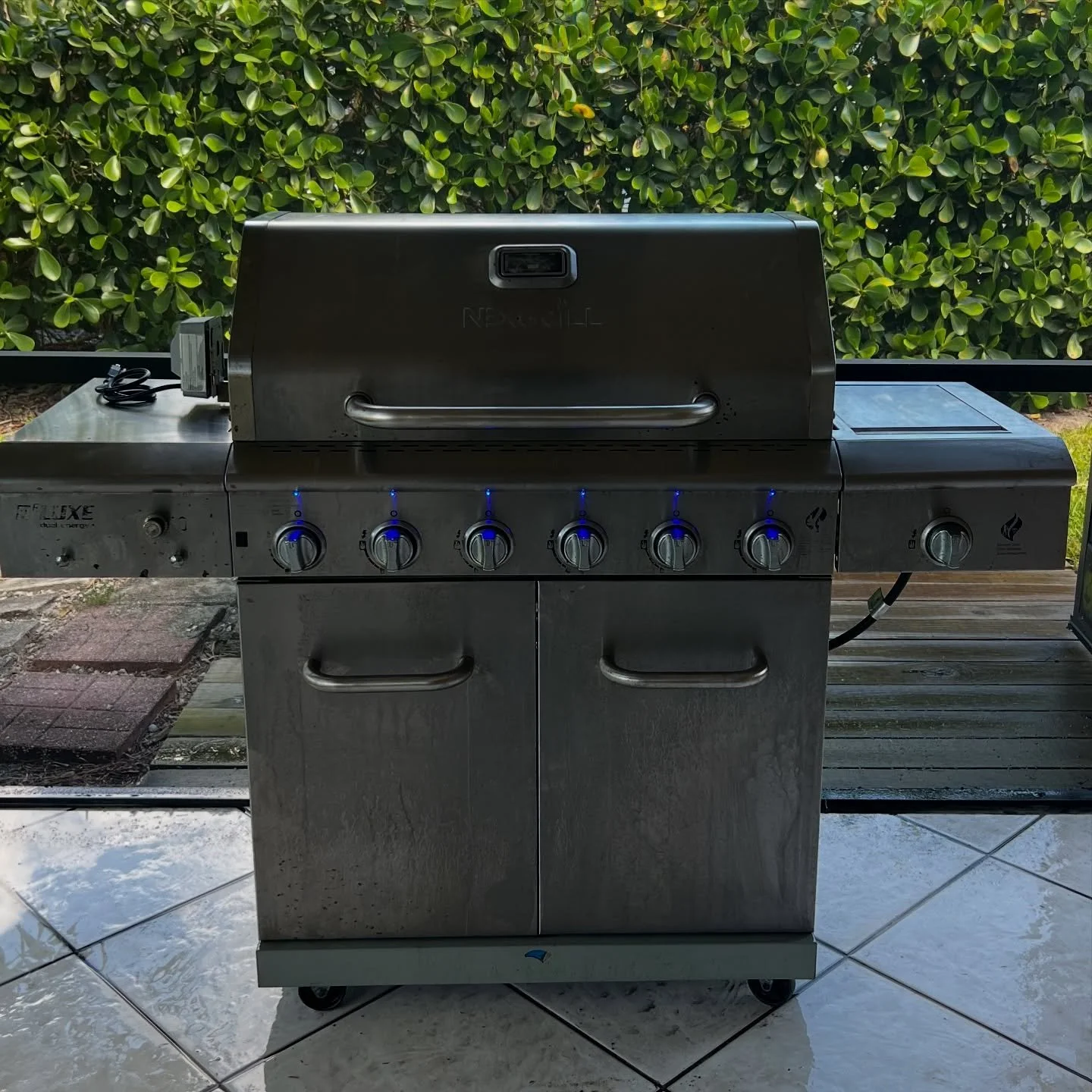 Swipe ⏪️ for the before 🤮 We took that grill from 1 star to 5 real quick! ⭐️⭐️⭐️⭐️⭐️
#CollierGrillCleaning #SWFL #CleaningService #DirtyGrills