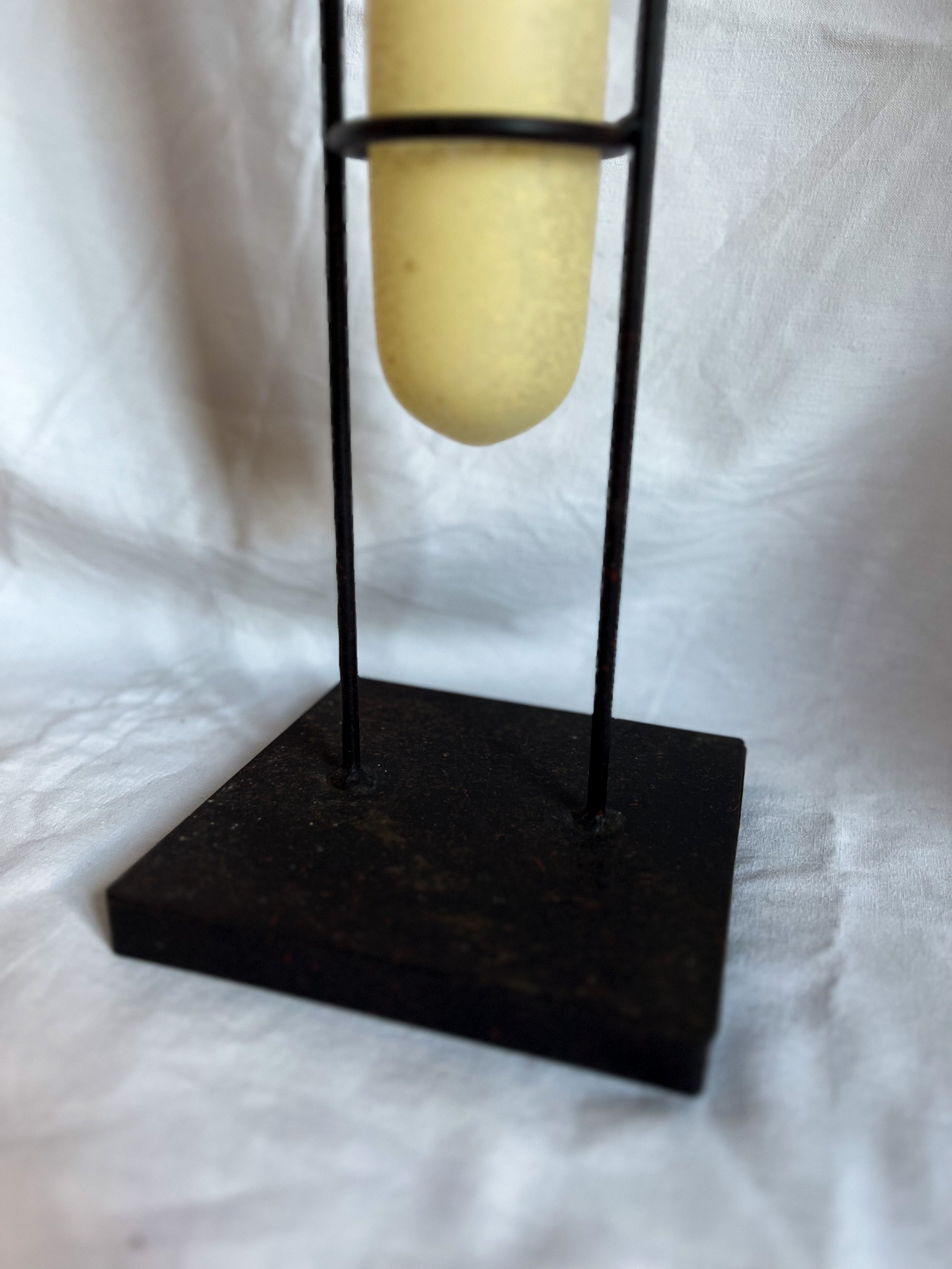 Amphore de verre détail