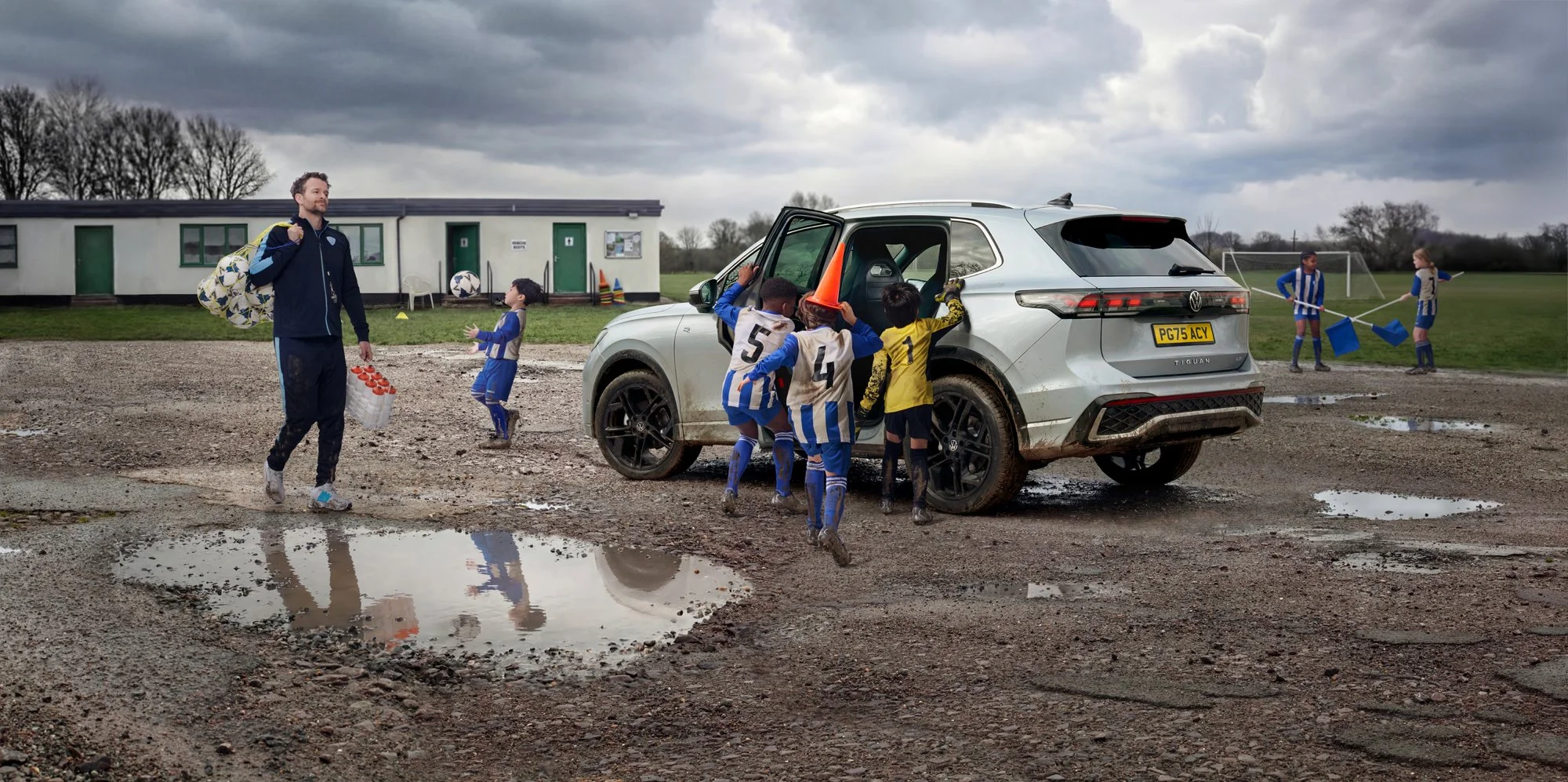 201207_VW_TIGUAN_FOOTBALL_R8.jpg