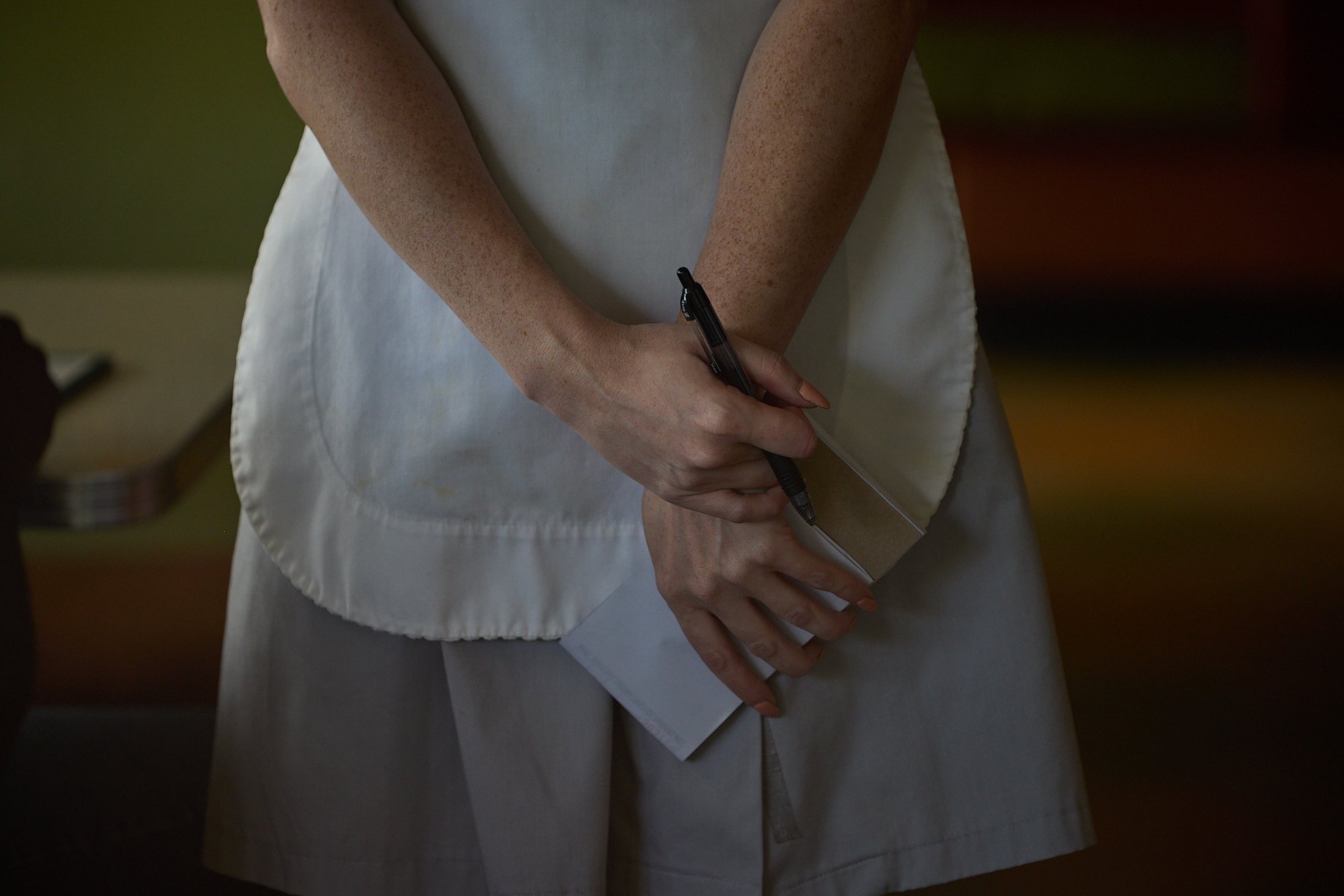 D4-S2-DINER_WAITRESS_0747.jpg