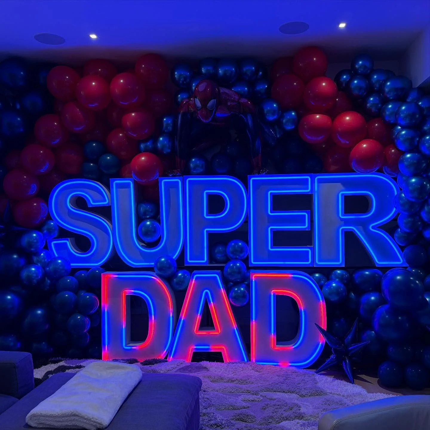 Happy Father&rsquo;s Day to all the Super Dads out there!!
.
✨ @ledmarquee_atl 
🎈 @blugardin 
#ledmarquee #ledmarqueeatlanta #ledmarqueeletters #superhero #spiderman #superdad #fathersday