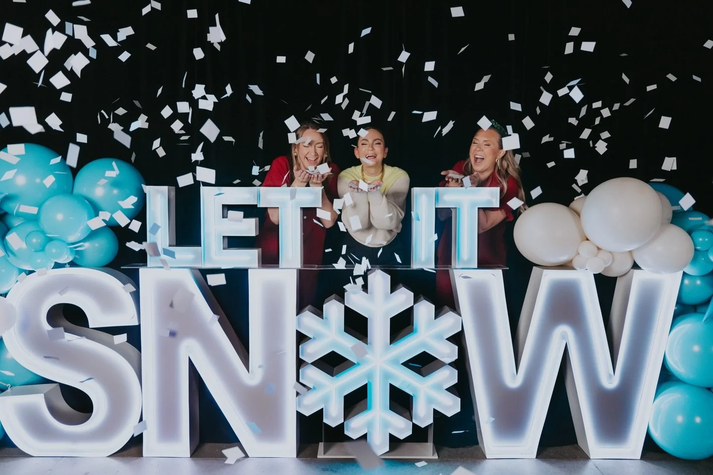 Happy Snow Day from our St. Louis Team! ❄️☃️✨
.
Wishing safe travels for everyone coming to Float! Stop by our booth in the vendor showcase. 
.
#ledmarquee #ledmarqueestlouis #snowday
