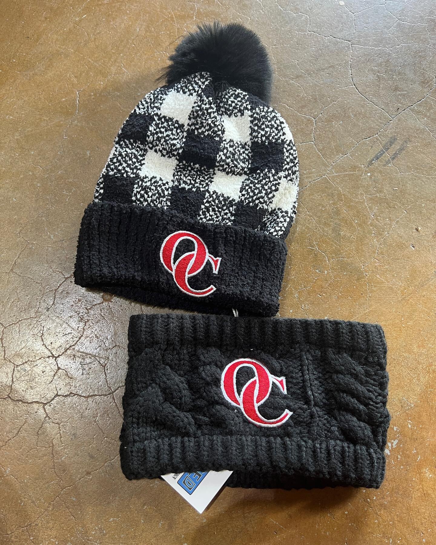 NEW! ❤️ A brand new beanie and ear warmer has hit the retail section!