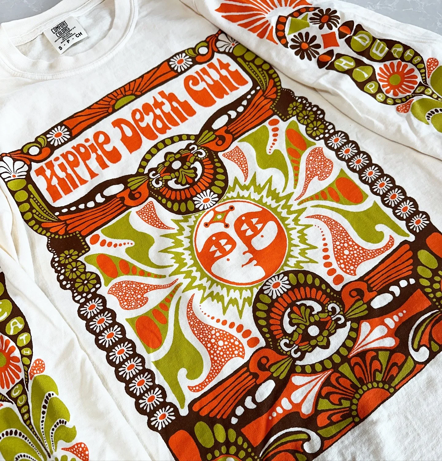 These shirts for @hippiedeathcultband came out so epic! 
#screenprinting #modifiedscreenprinting