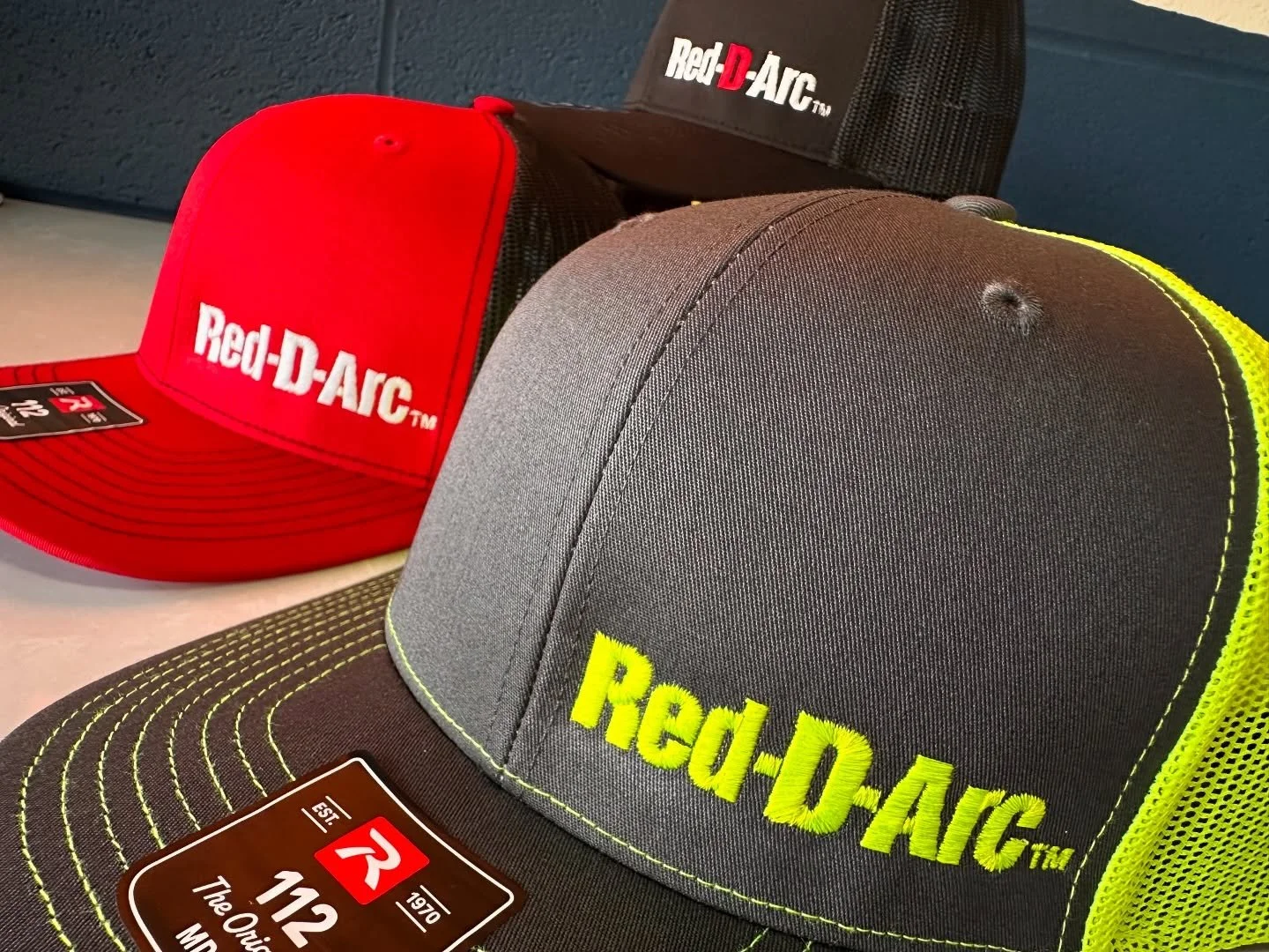 Embroidered hats for @reddarc !
#embroidery #modifiedscreenprinting