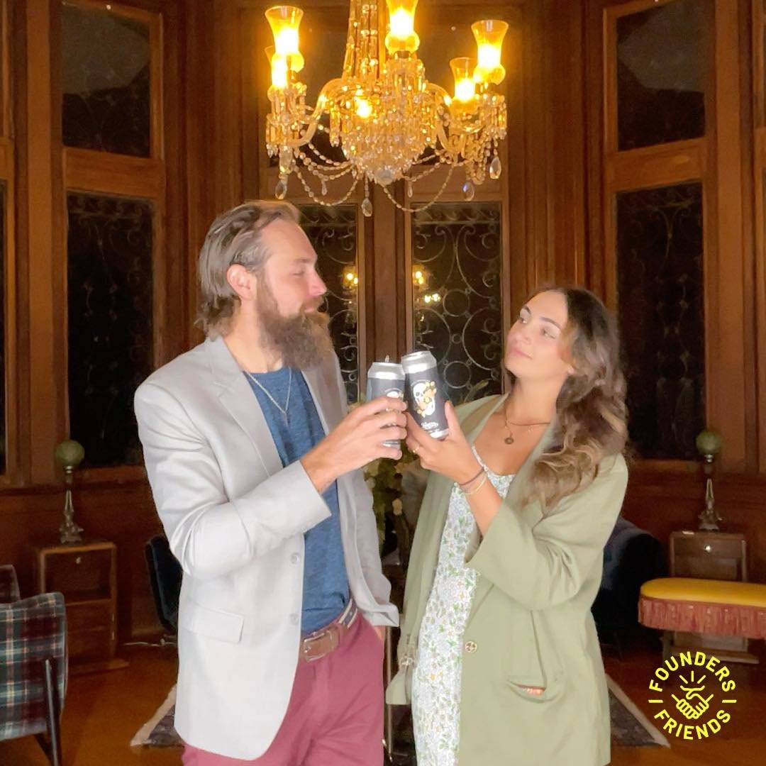 &ldquo;Let&rsquo;s cheers for the photo, it will look cooler!&rdquo; 🍻

#GalaBooths #photobooth #eventphotobooth #photoboothwedding #RhodeIsland #party #photoboothfun #photoboothrental #weddingphotobooth