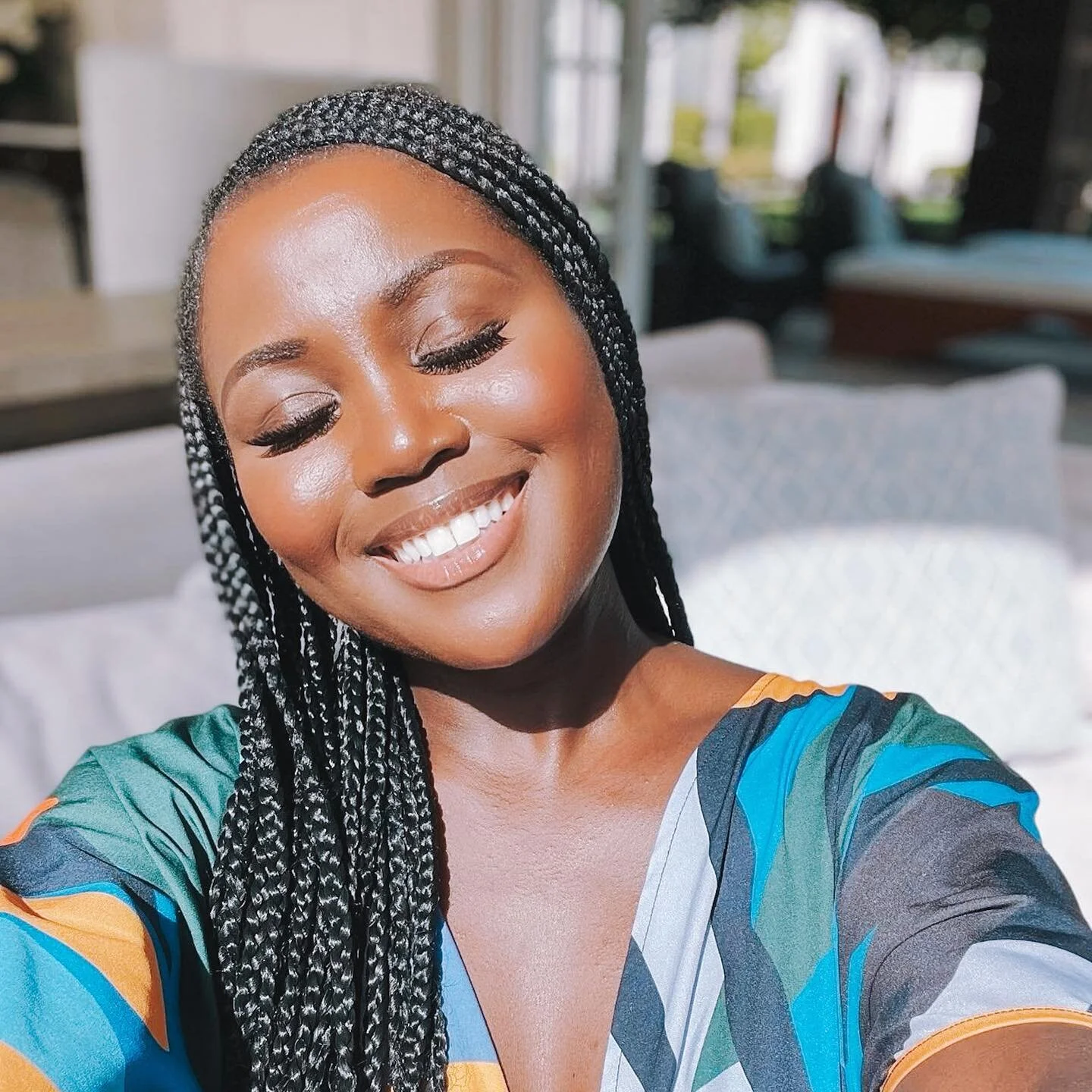 Happy Friday! I know the weather says otherwise but this smile is on our weekend forecast! 🌞