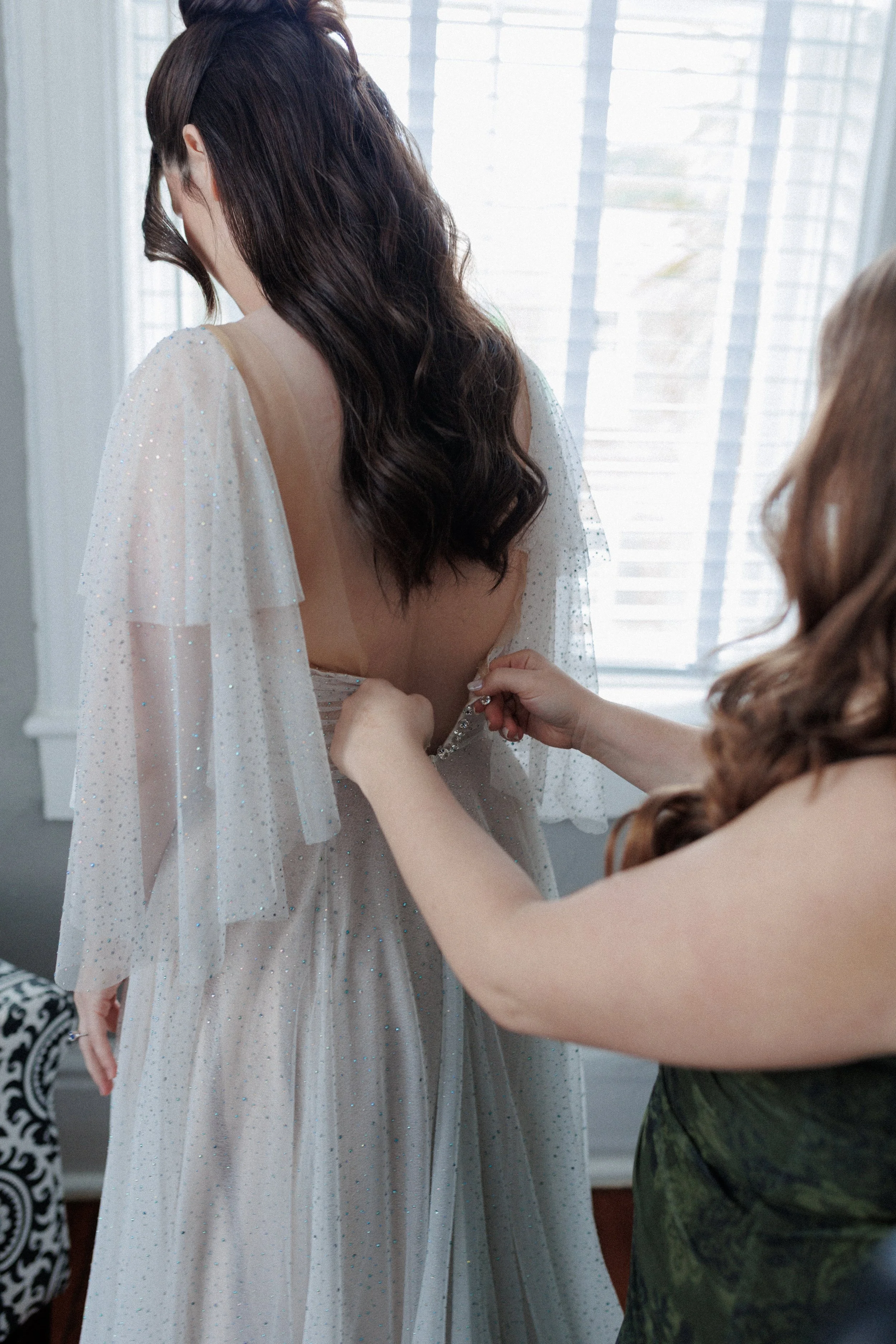 savannah-bride-getting-ready-dress.jpg