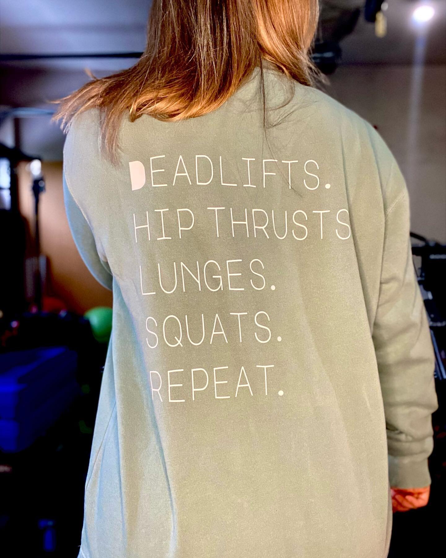 Leg Day Crew 🔥🍑
&bull;
&bull;
Gangs all here! 
DEADLIFTS.
HIP THRUSTS.
LUNGES.
SQUATS.

DM to order yours 🛍