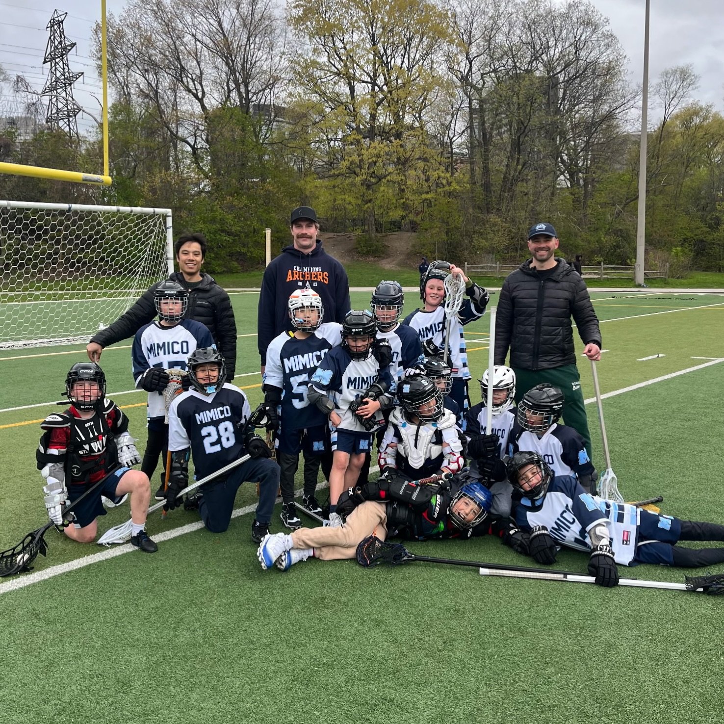 What a day for our U11-2 field team who got some pretty amazing visitors today!
Coach Adam Rivers had help from Alumni Josh Toguri and Warren Jeffery.

Fun Fact: Warren also plays in the NLL for the Colorado Mammoth!

We love to see alumni staying co