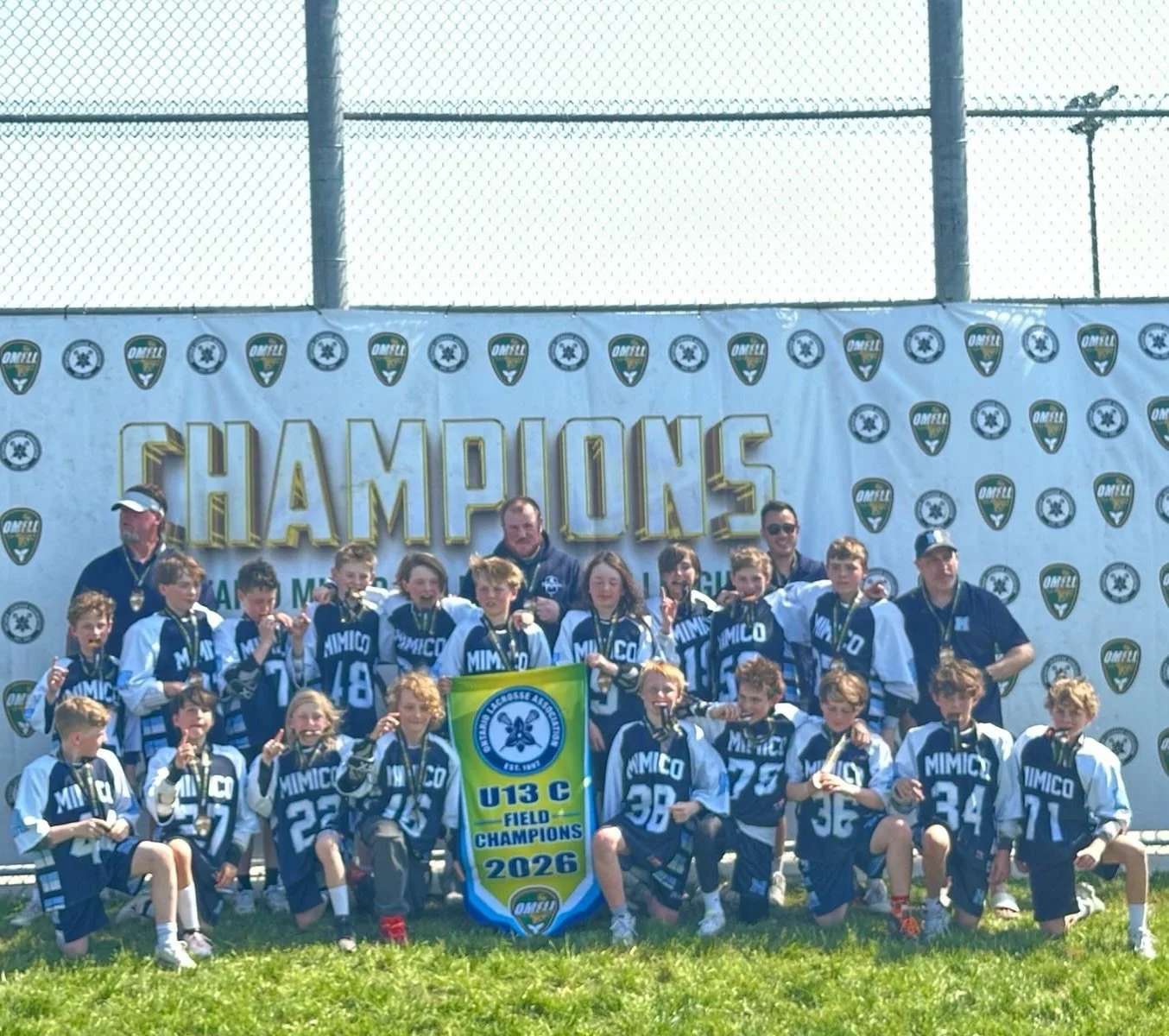 Huge congratulations to our U13 field team who won provincials this weekend in the C division!

Amazing job everyone #bleedblue 💙💙