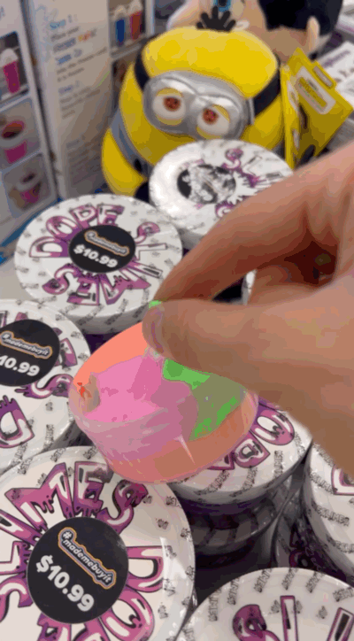 2023-01-14 21:37:23 +0000.GIF