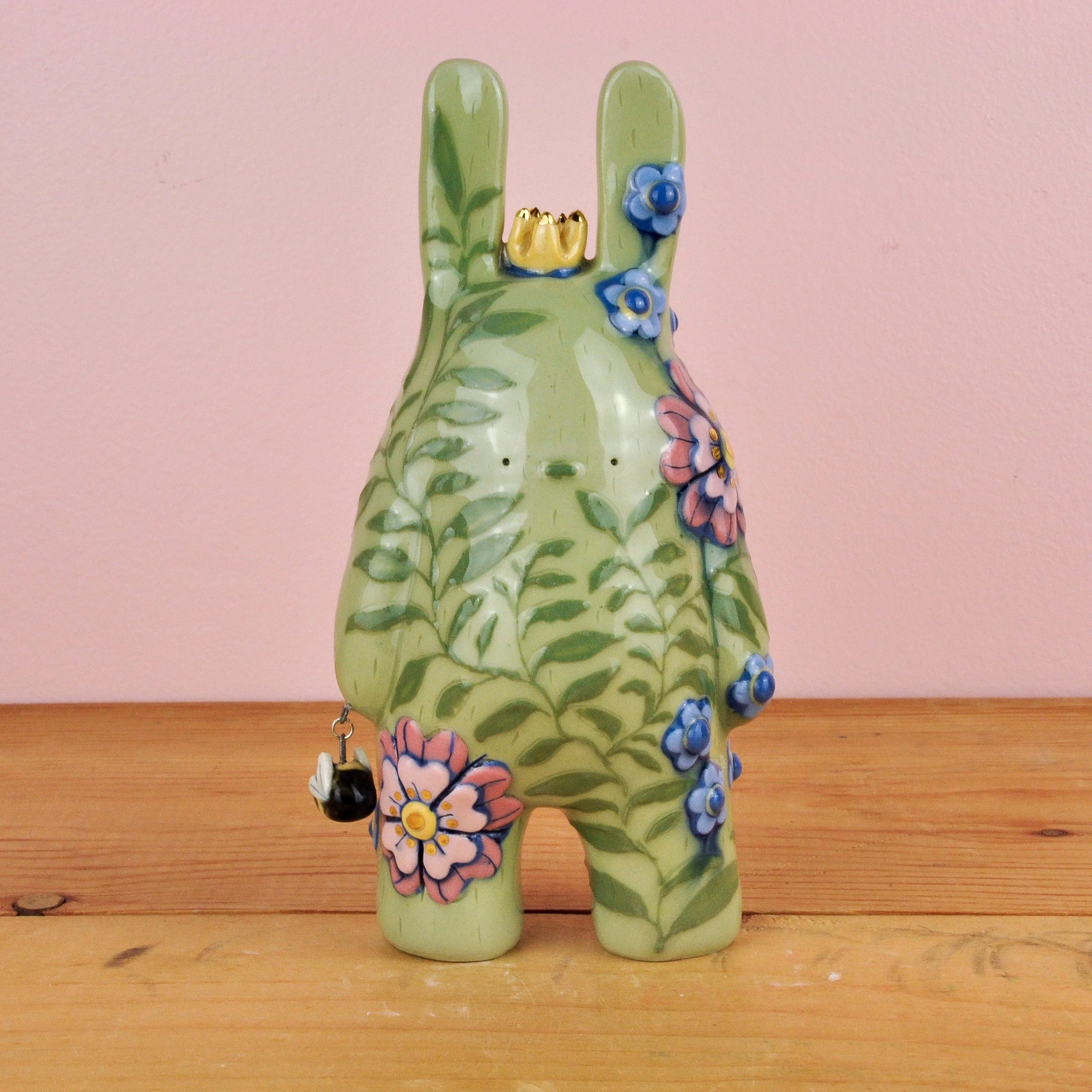 Double Flowers Bunny + bee charm