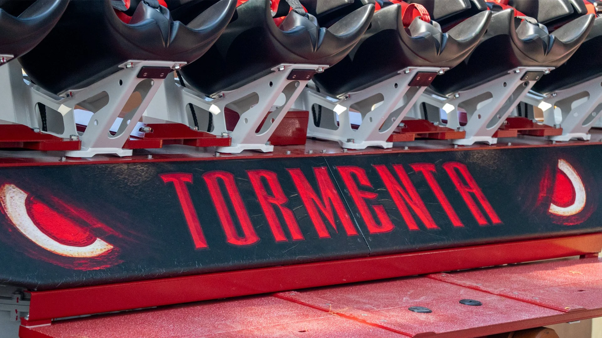 Six Flags Over Texas Unveils First Train for Record-Breaking Tormenta Rampaging Run Roller Coaster