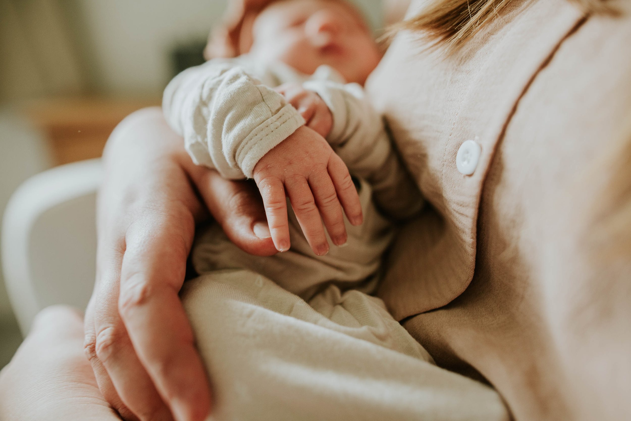 I can't get enough of these detail shots of baby's fingers at our newborn session in Eureka, Illinois.