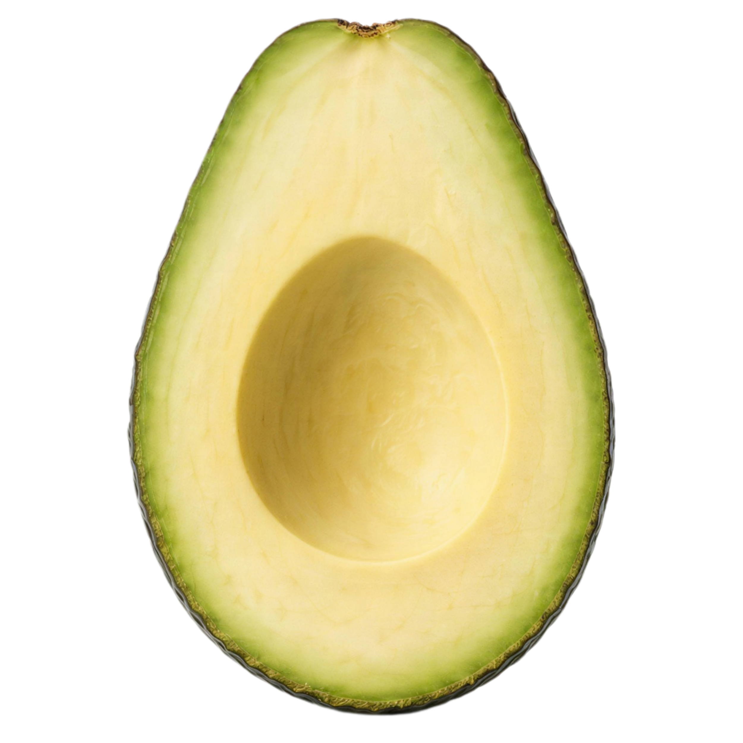 Eine halbe Avocado mit grünem Fruchtfleisch, dunkelbrauner Schale und flachem Kern in der Mitte.