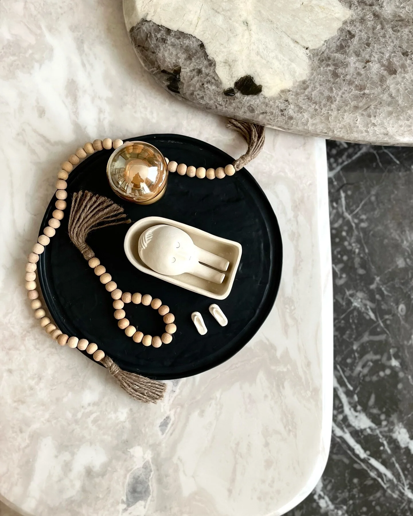 Walk into our latest drawing room vibe!
Oyster hues bringing the chill, but watch out for the bold moves &ndash; black steals the show, and that stone table? Total eye candy! 

#interiordesign#contemporaryart#modern#luxury#luxurylifestyle#homedecor#t