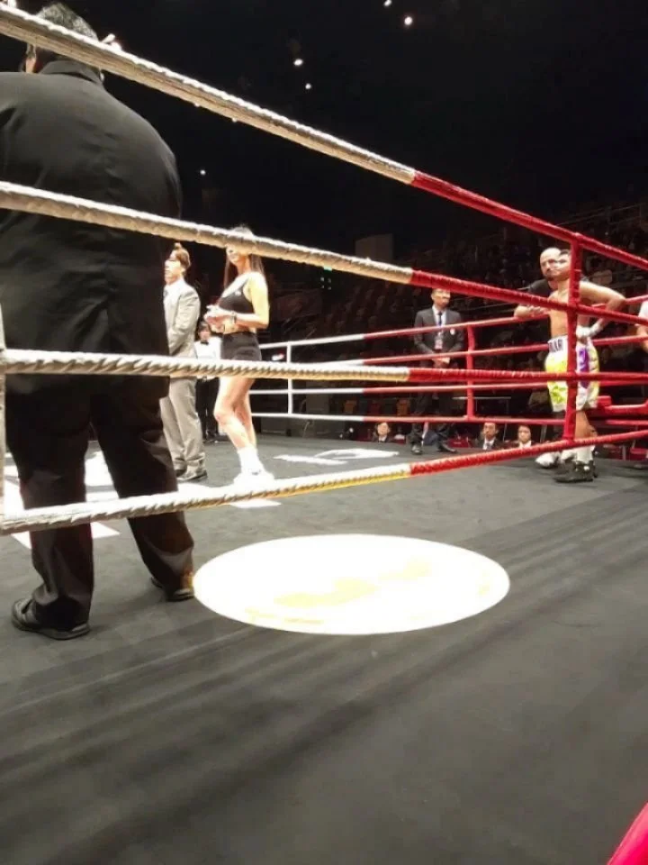 @leoo_parcero does it again. Got the W in his pro debut.  Well done. Good work lads @pads.pads @mikeeeyyd . Thank you @def_promotions for the opportunity 
.
.
.
#boxing #wbc #hongkong