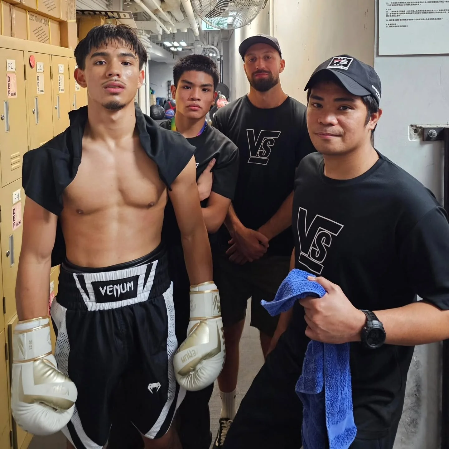 Two solid wins from @koenigs.alex and @nic_casipee0 last night @defboxinggym. Great work 👊🏻
@trainer.vanderrrr @pads.pads