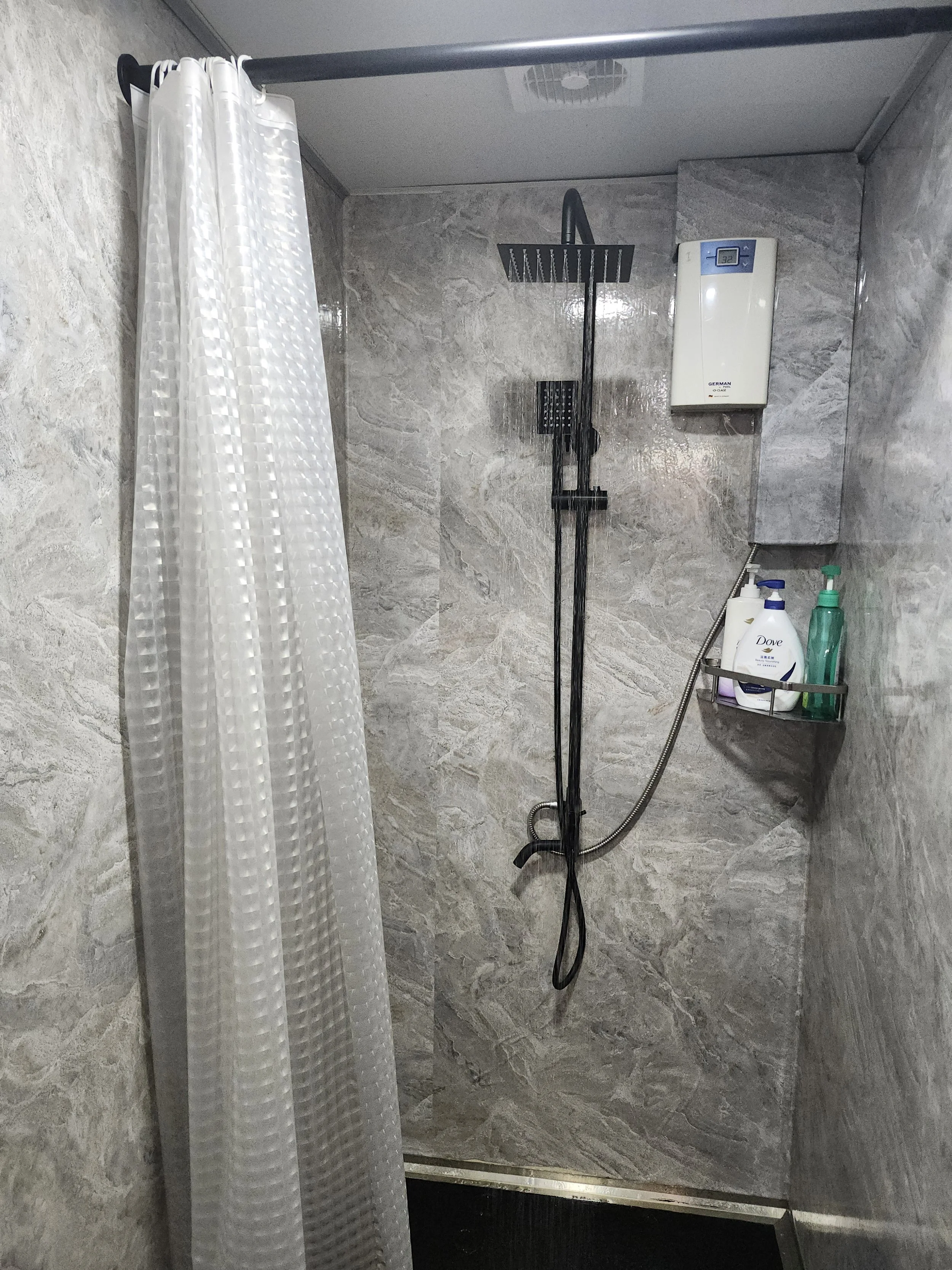 Clean shower facilities with shampoo