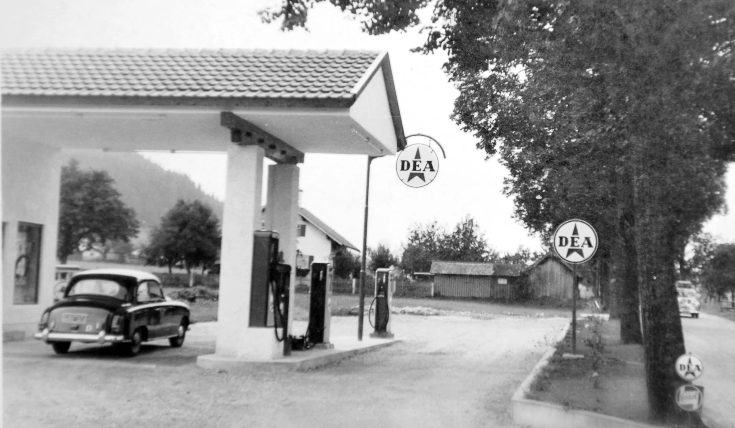 DEA Tankstelle 3.jpg
