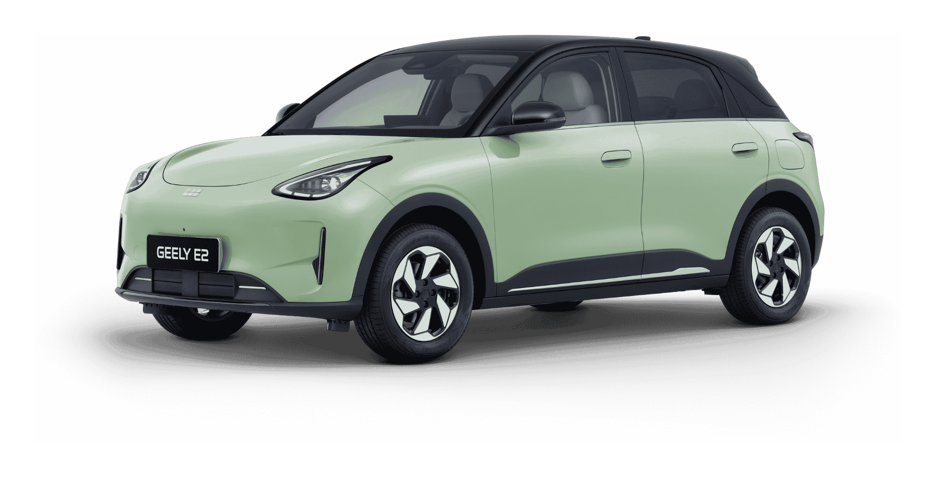 Geely E2 verde-claro, vista lateral a três quartos, fundo transparente