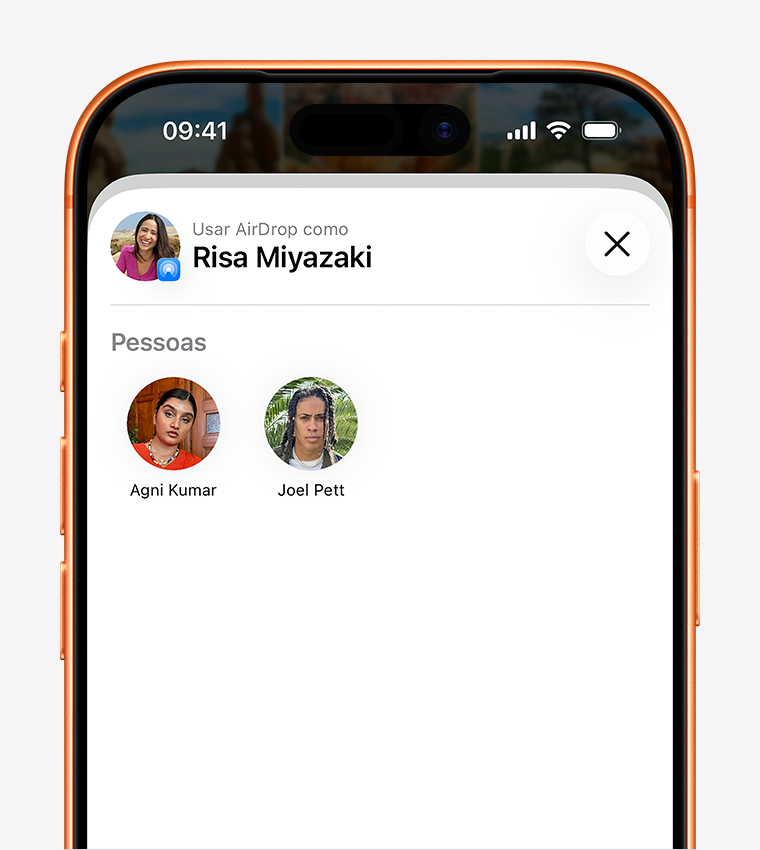 Ecrã de partilha por AirDrop num iPhone, com a lista de pessoas próximas para onde enviar